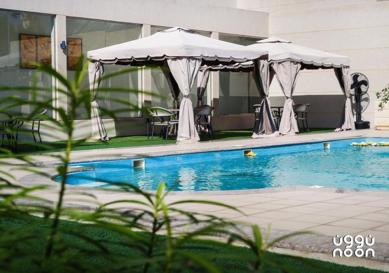 Noon Hotel Suites Khafdzsi Kültér fotó